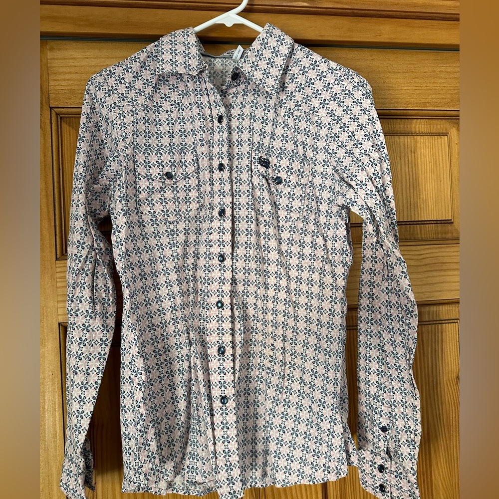 Womens Cinch button up shirt size medium